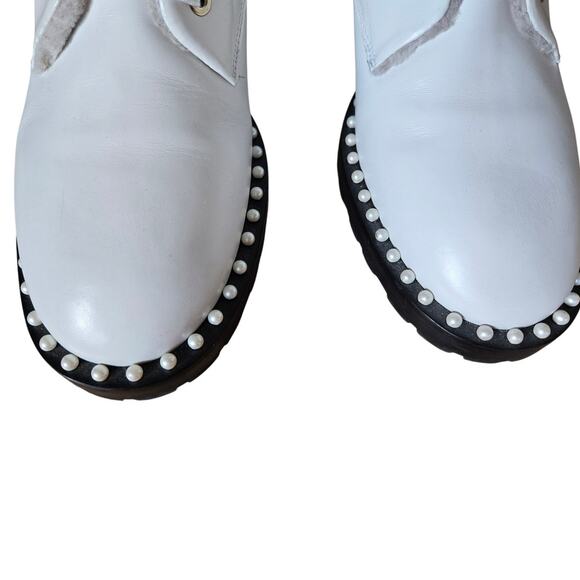 Stuart Weitzman White Shearling Pearl Embellished Studded Combat Boots Size 8 - Picture 5 of 11